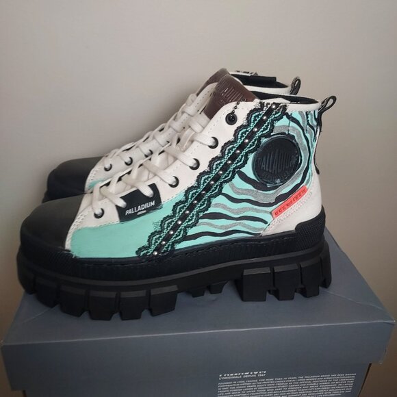 Custom Palladium "Spiraling Revolt Hi" sneakers. - Picture 4 of 6